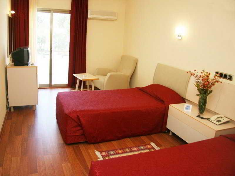 Altinorfoz Hotel Narlikuyu Екстериор снимка